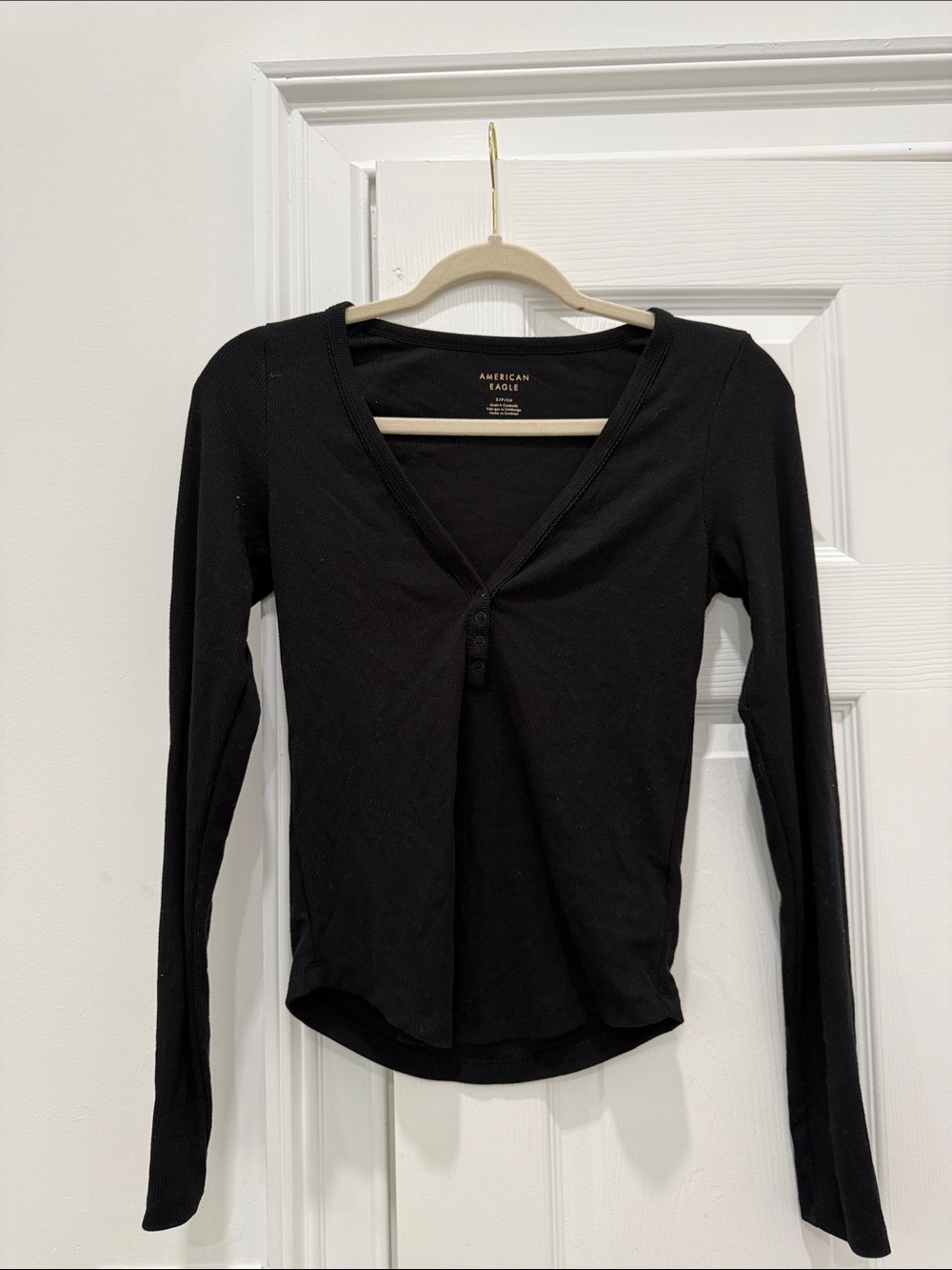 American Eagle Outfitters Black Long-Sleeve V-Neck Henley
